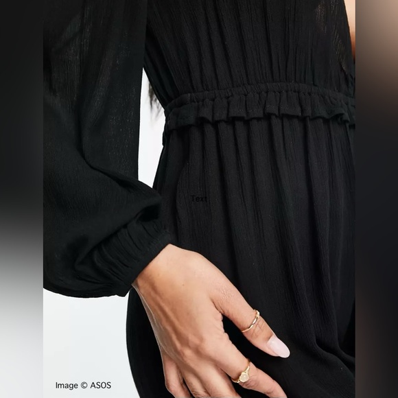 100% Viscose Plunge Neck Black Swimsuit Coverup - Picture 6 of 6